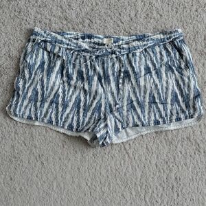 Jcrew Blue and White Patterned Women's Shorts